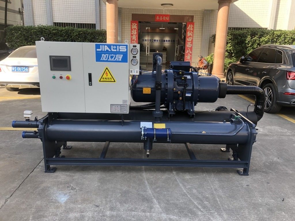 Bitzer / Hanbell เครื่องทําความเย็นสกรู 380-415V เครื่องปรับความร้อน 52.5kw สําหรับความเย็นด้วยน้ํา ระยะอุณหภูมิ 5-35.C